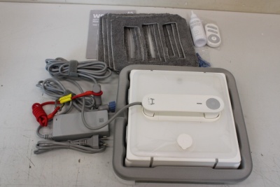 SALE OUT. Hutt Windows Cleaning Robot W9, 3800 Pa, White UNPACKED .DEMO HUTT Windows Cleaning Robot W9 HUTT Corded 3800 Pa White