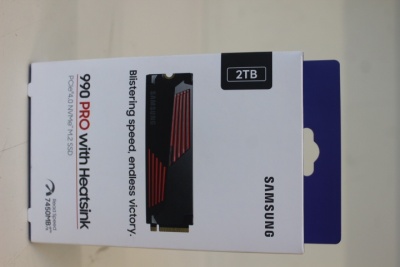 SALE OUT. Samsung 990 PRO with Heatsink NVMe M.2 SSD 2TB | Samsung | DAMAGED PACKAGING