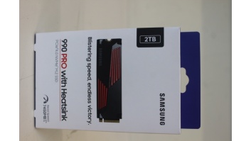 SALE OUT. Samsung 990 PRO with Heatsink NVMe M.2 SSD 2TB | Samsung | DAMAGED PACKAGING