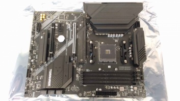 SALE OUT. MSI MAG B550 TOMAHAWK MAX WIFI | MSI MAG B550 TOMAHAWK MAX WIFI | Processor family AMD | Processor socket AM4 | DDR4 DIMM | Memory slots 4 | Supported hard disk drive interfaces SATA, M.2 | Number of SATA connectors 6 | Chipset AMD B550 | ATX |